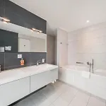 Lägenhet Luxury In With Panoramic Views By Guestlee *