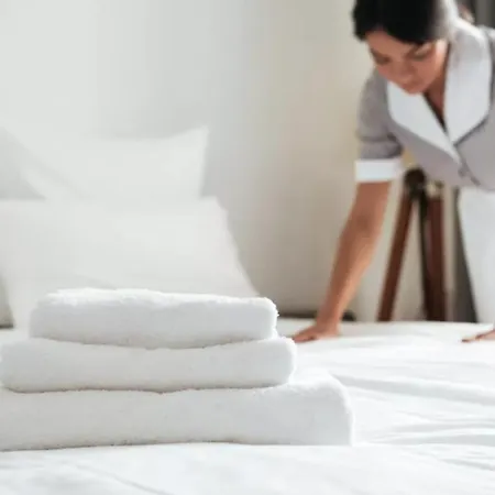 Luxury In With Panoramic Views By Guestlee