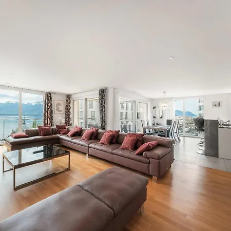 Luxury In With Panoramic Views By Guestlee
