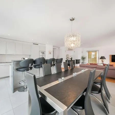 Lägenhet Luxury In With Panoramic Views By Guestlee *