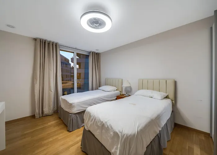 Luxury In With Panoramic Views By Guestlee *