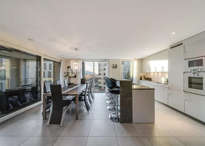 Luxury In With Panoramic Views By Guestlee *