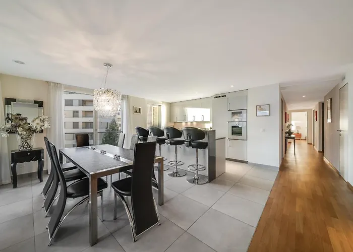 Daire Luxury In With Panoramic Views By Guestlee *