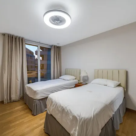 Luxury In With Panoramic Views By Guestlee *