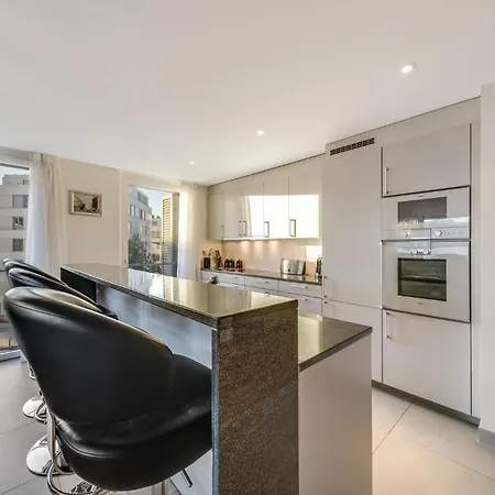 Luxury In With Panoramic Views By Guestlee * מונטרה